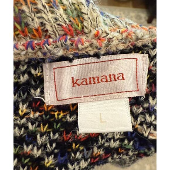 Elegant Black and Cream Hooded Cardigan - Picture 6 of 8